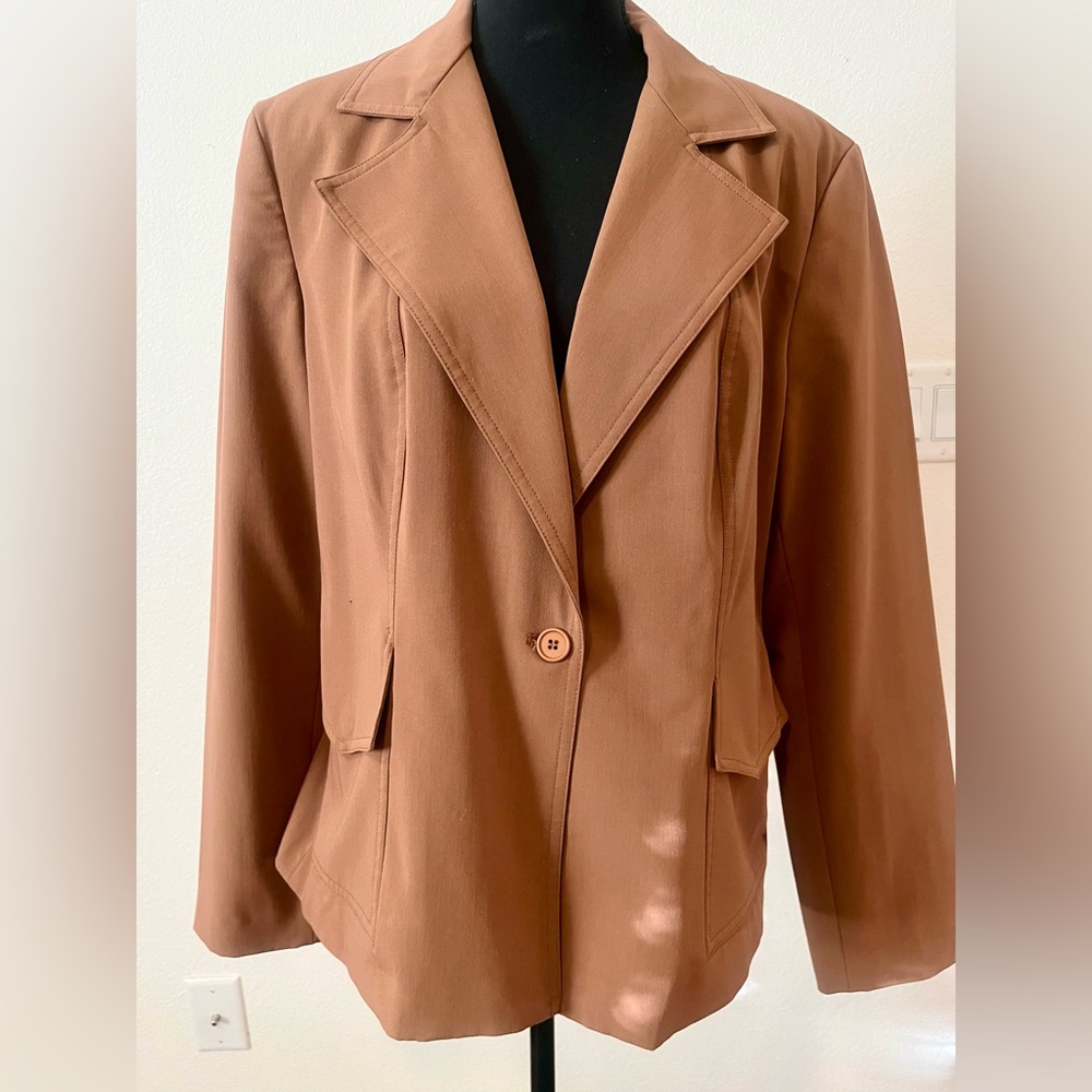 NWOT- Camel single button blazer